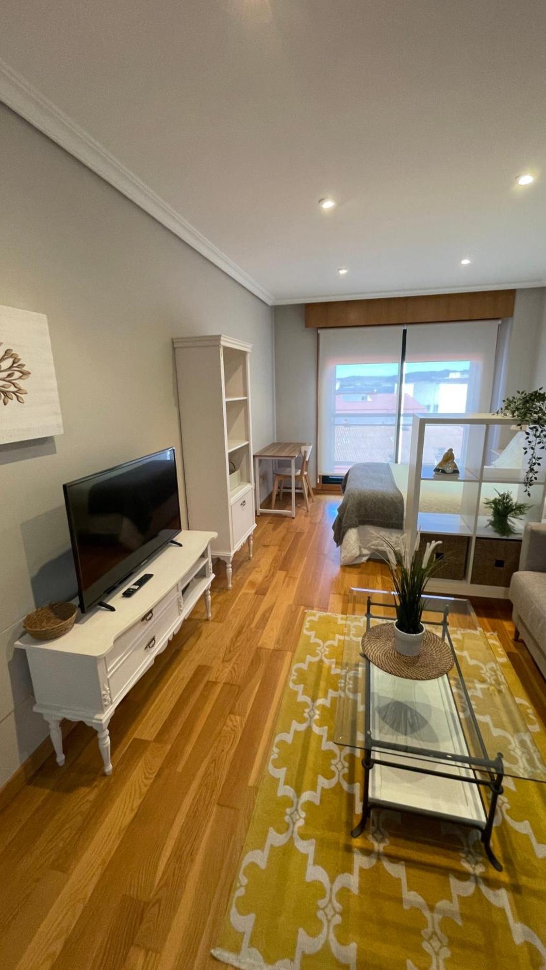 Apartamento Estudio Centrico Con Garaje Y Vistas Al Mar.